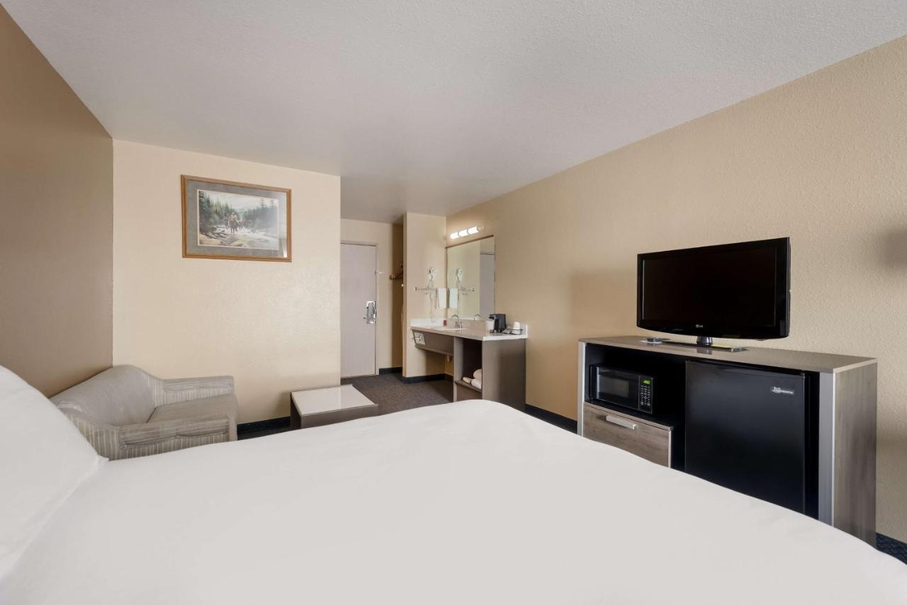 Surestay Hotel By Best Western Wells Buitenkant foto
