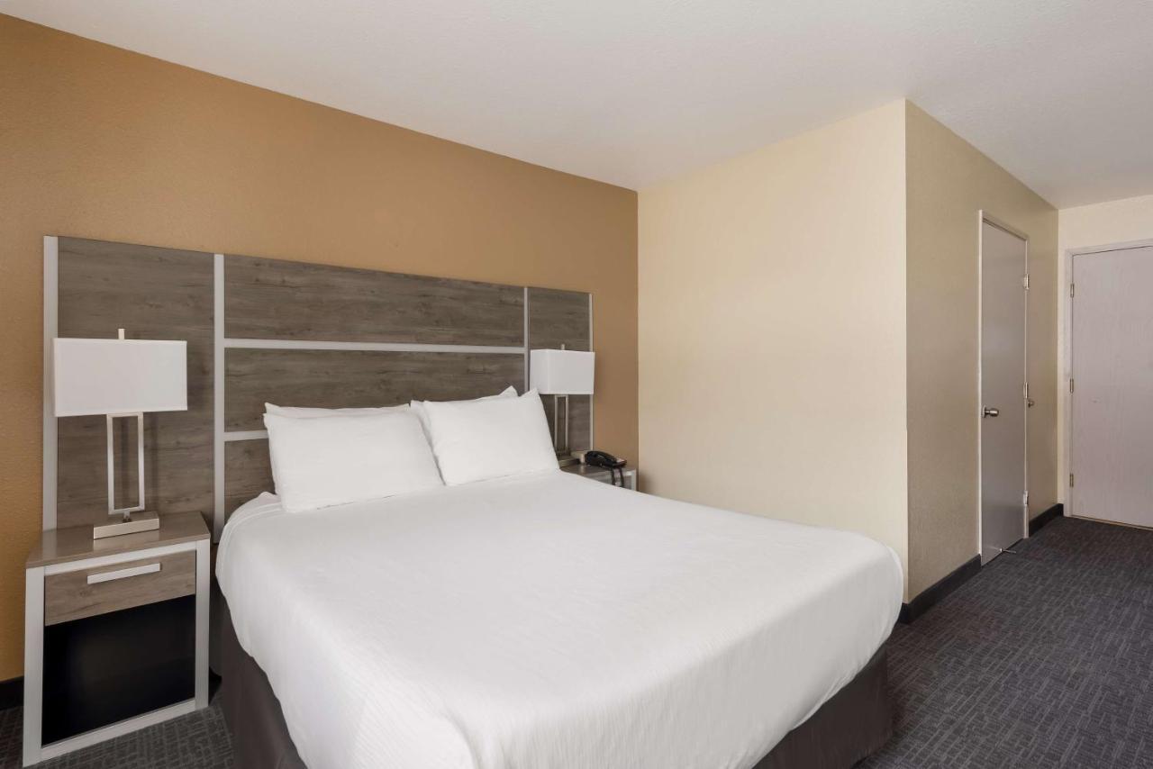 Surestay Hotel By Best Western Wells Buitenkant foto